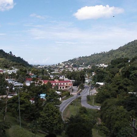 Moniques Guesthouse Port of Spain Exterior photo