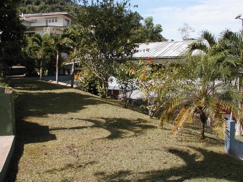 Moniques Guesthouse Port of Spain Exterior photo