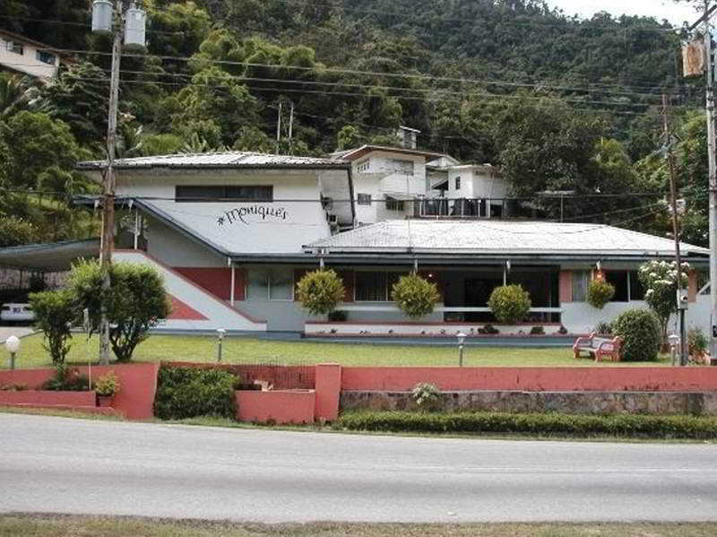 Moniques Guesthouse Port of Spain Exterior photo